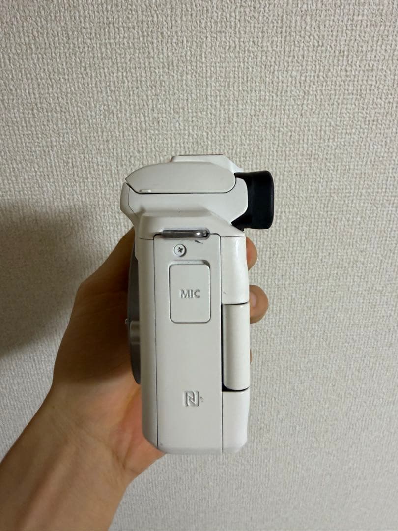 Canon EOS kiss m2 ミラーレスカメラ ホワイト