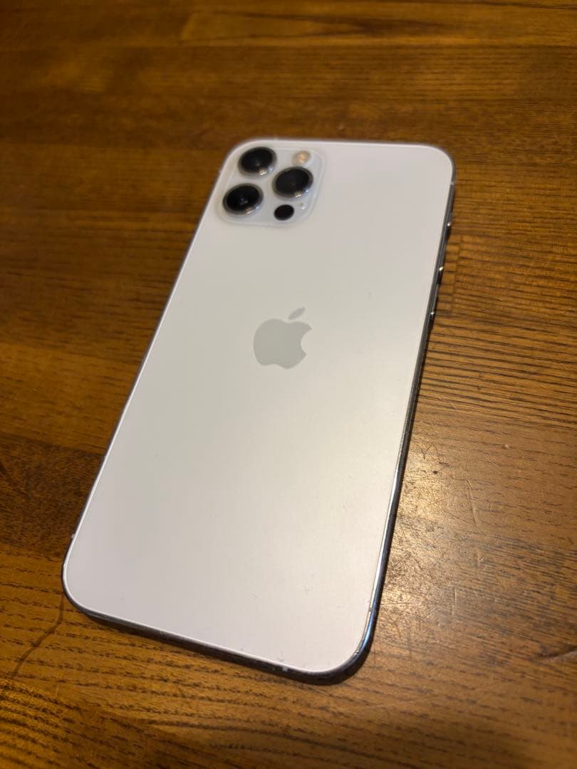 Apple iPhone 12 Proシルバー　本体
