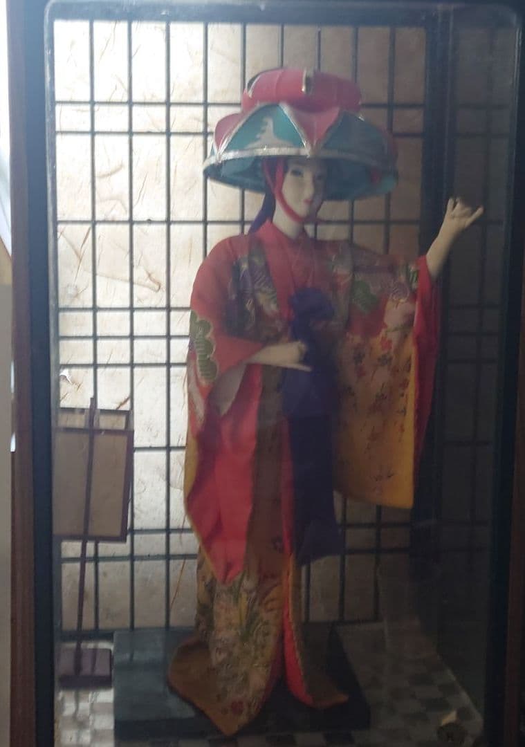 琉球人形 四つ竹 立ち姿 ガラスケース付き