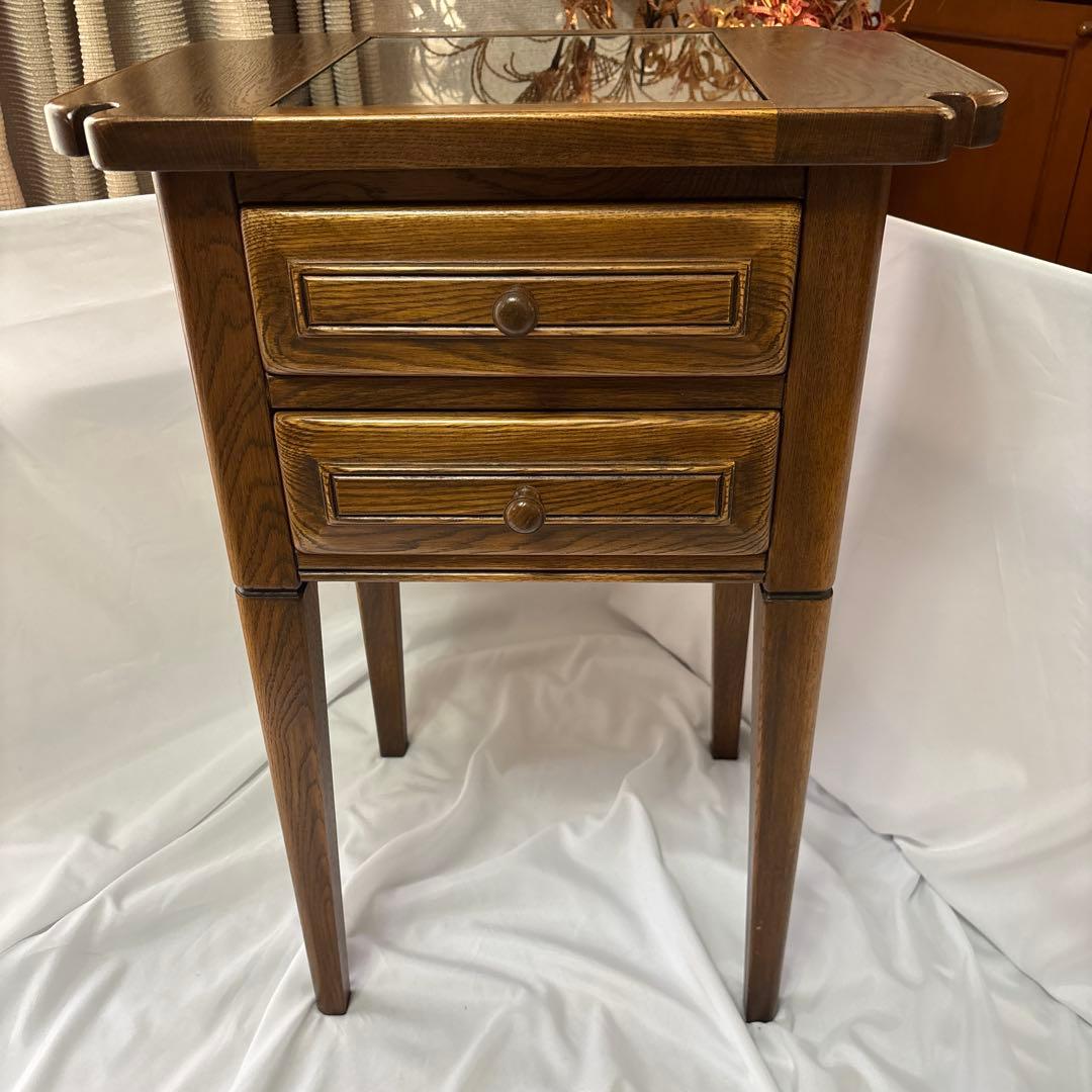 イタリアGiglio社　マホガニー木製サイドテーブル ガラス天板　2つ引き出し