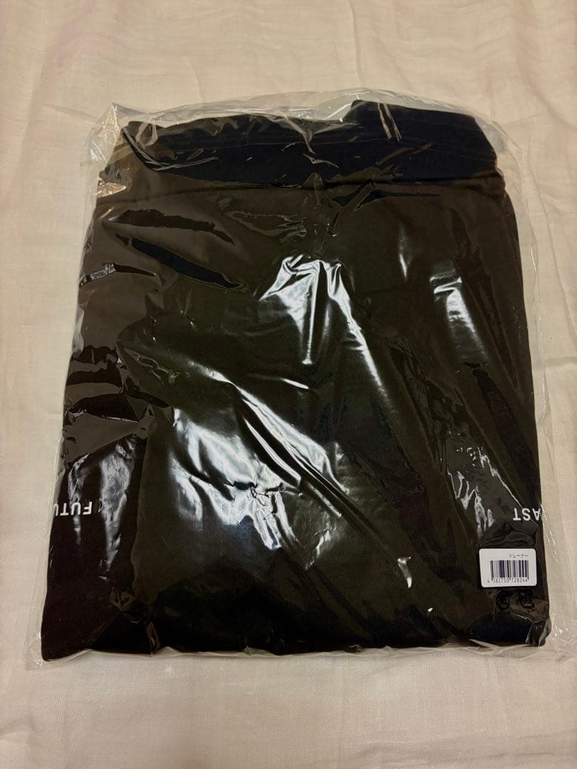 //1/26まで//SixTONES YOUNGOLD ツアーグッズ トレーナー