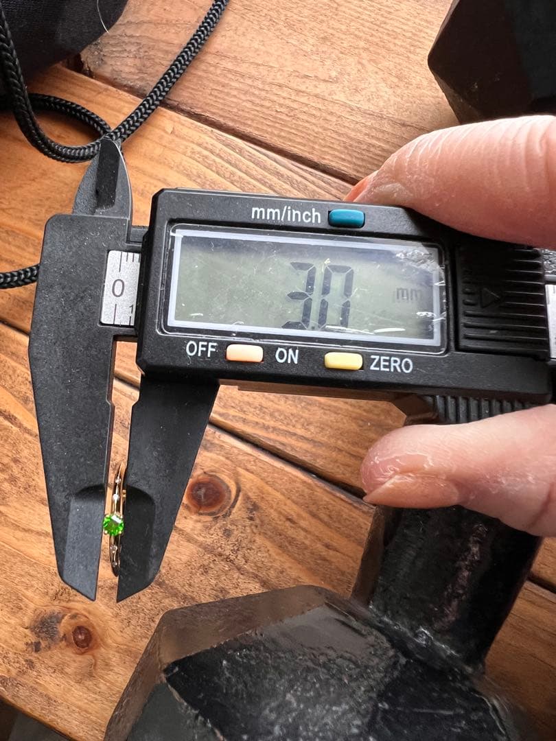 ホーステール入り デマントイドガーネット リング k18 YG 11号