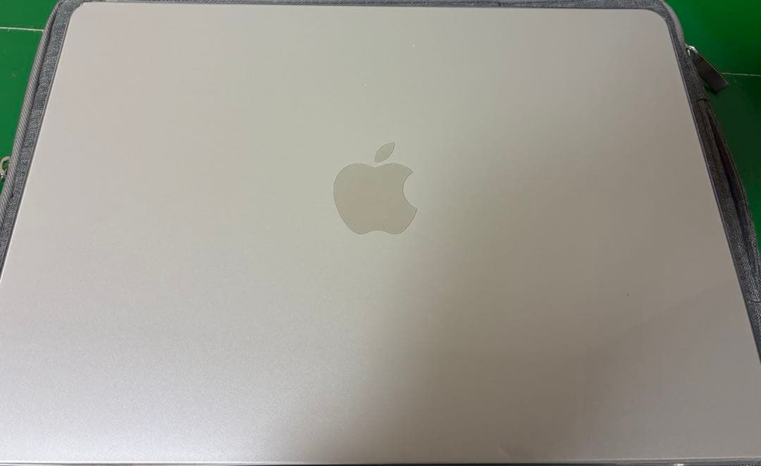 MacBook Air M2 （使用頻度少、カバー等付属）8GB 256SSD