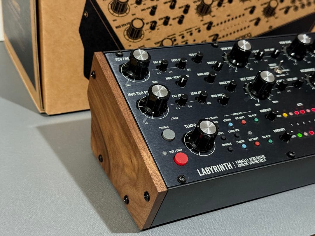 moog labyrinth シンセサイザー アナログ moog セミモジュラー