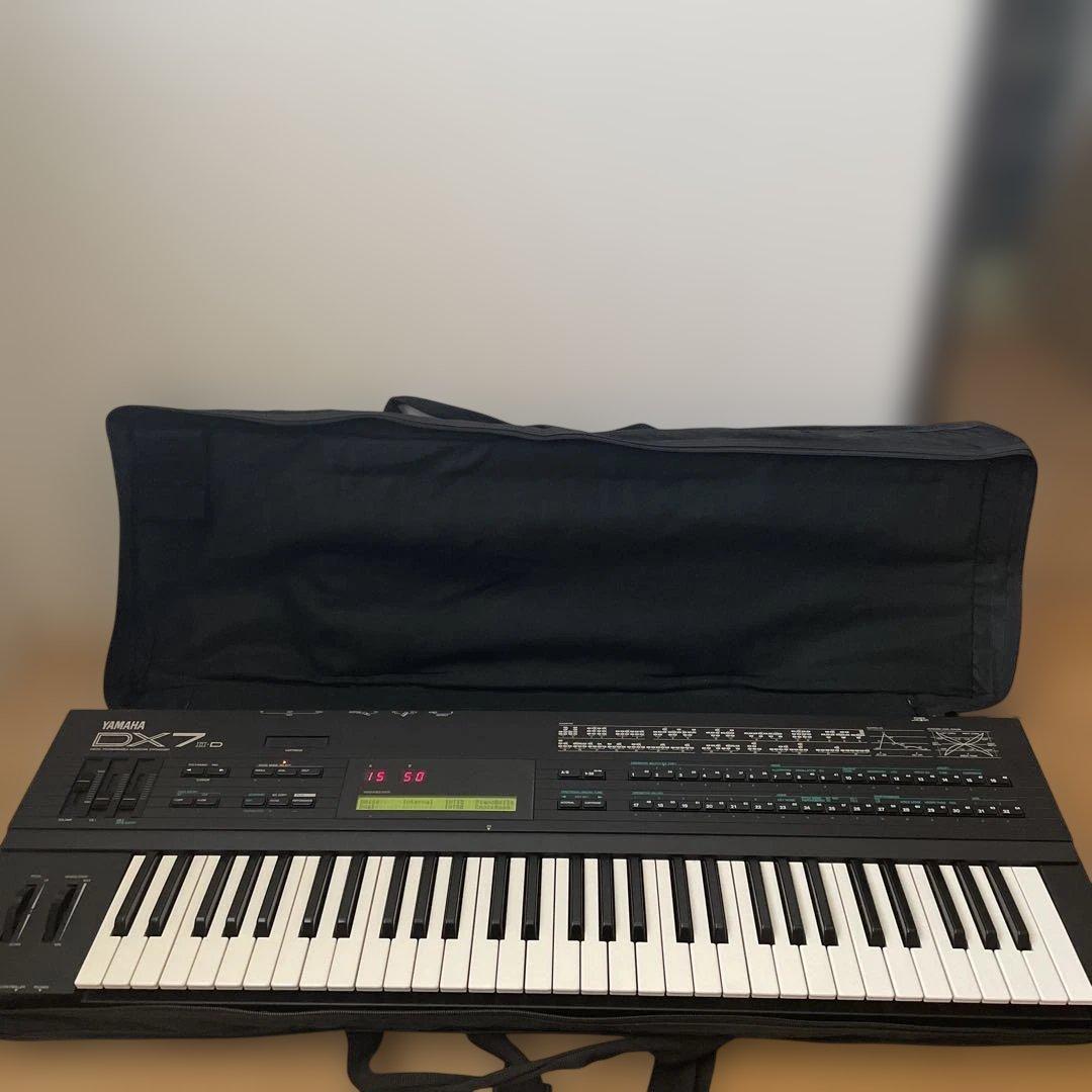 YAMAHA DX7 ⅡD ソフトケース付き