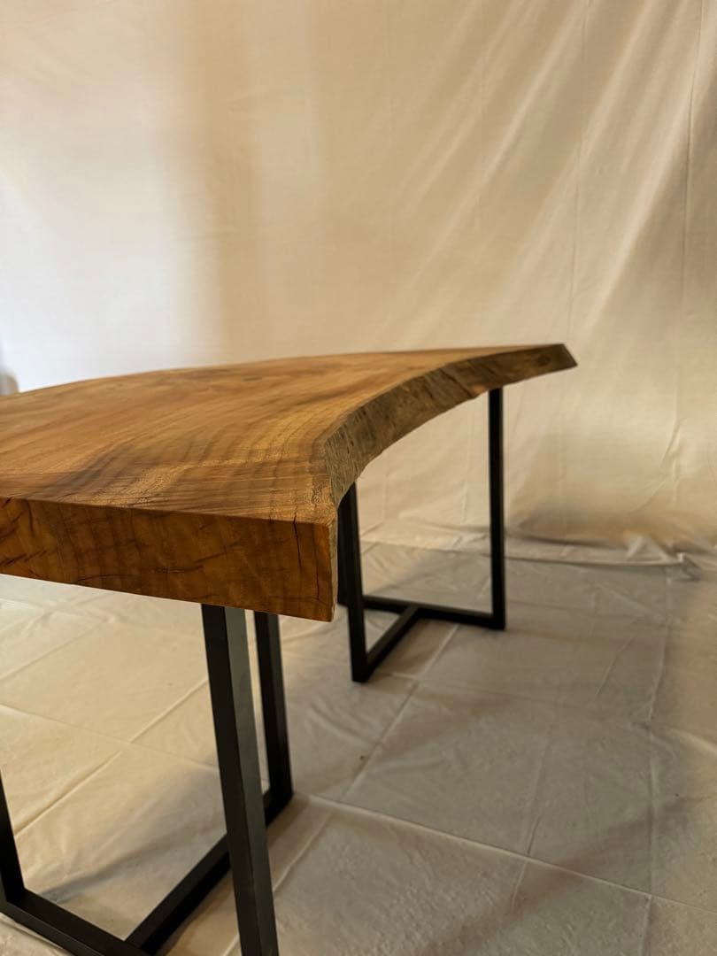 楠一枚板ダイニング 1500mm｜優しい香りと曲線美が魅力の無垢天板