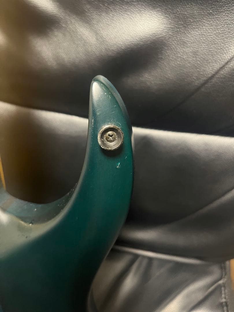 Legator ヘッドレス　エレキギター　6弦