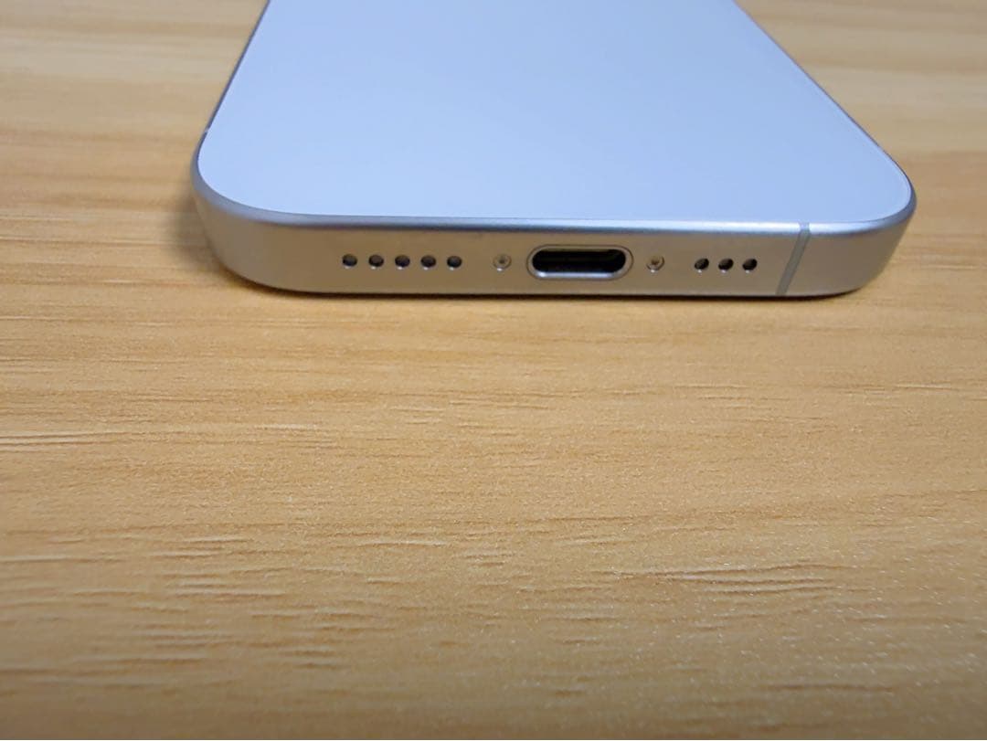 【美品】Apple iPhone 15 Pro ホワイトチタニウム　128GB