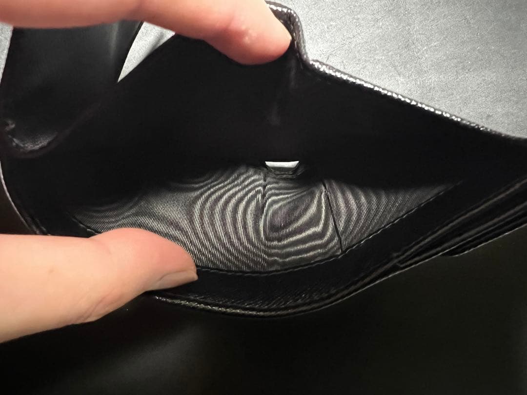 【美品】PRADA サフィアーノトライアングル　ブラック 三つ折り財布