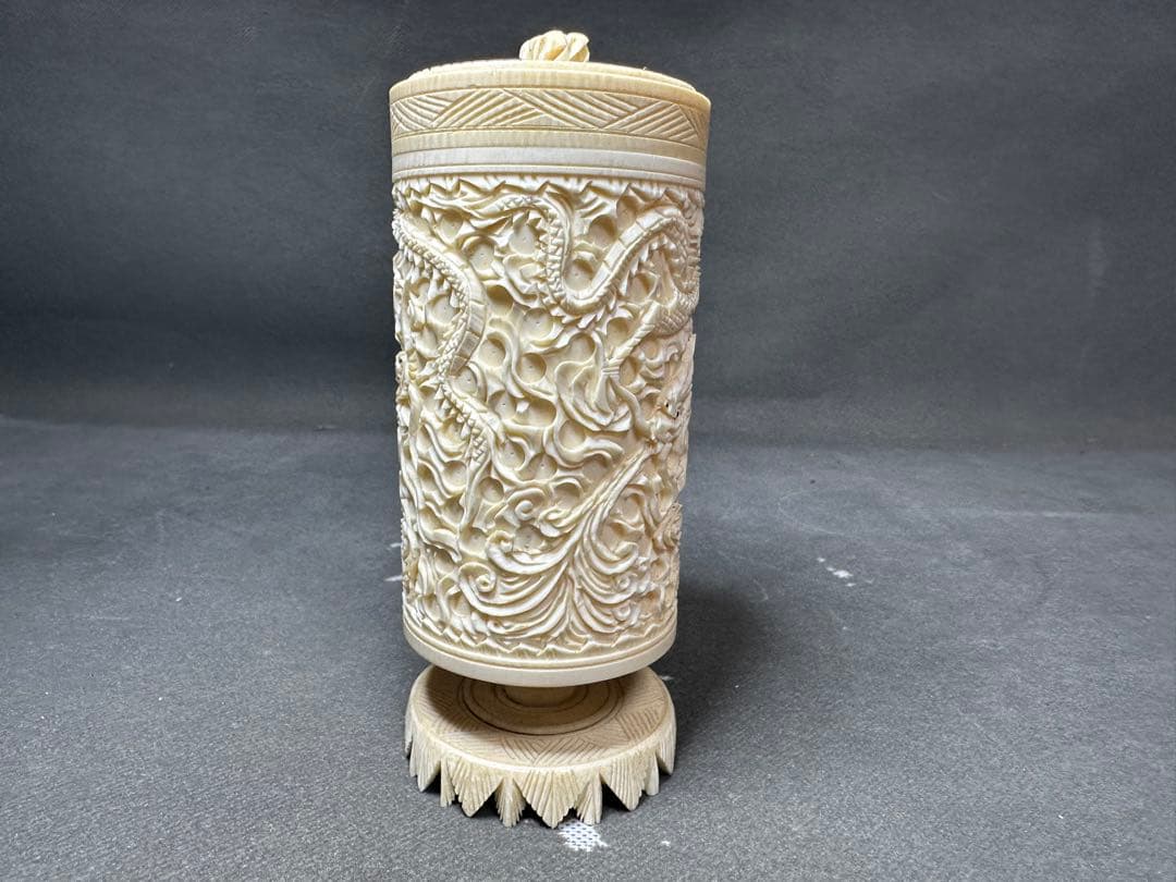 極上　花瓶　置物　天然素材　アンティーク　骨董　飾り物　古美術品　細密細工彫刻