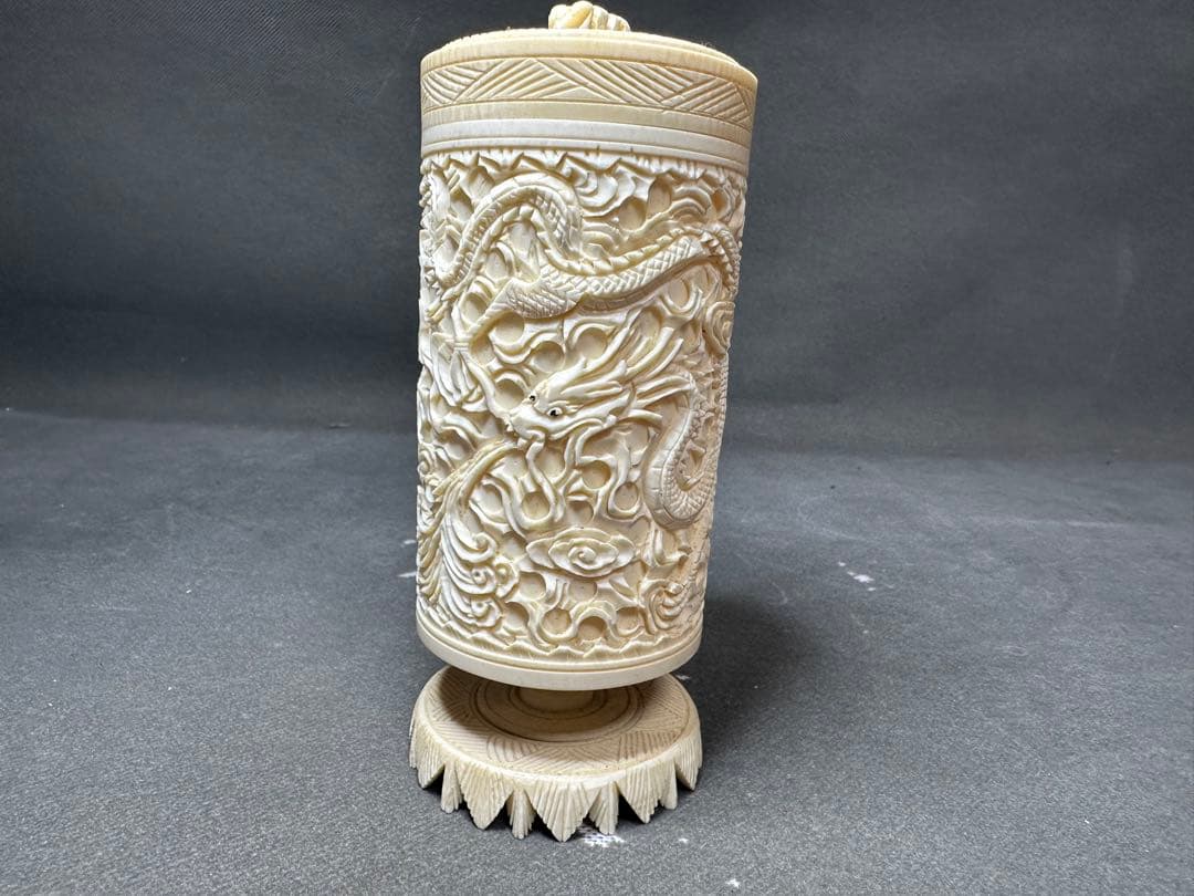 極上　花瓶　置物　天然素材　アンティーク　骨董　飾り物　古美術品　細密細工彫刻