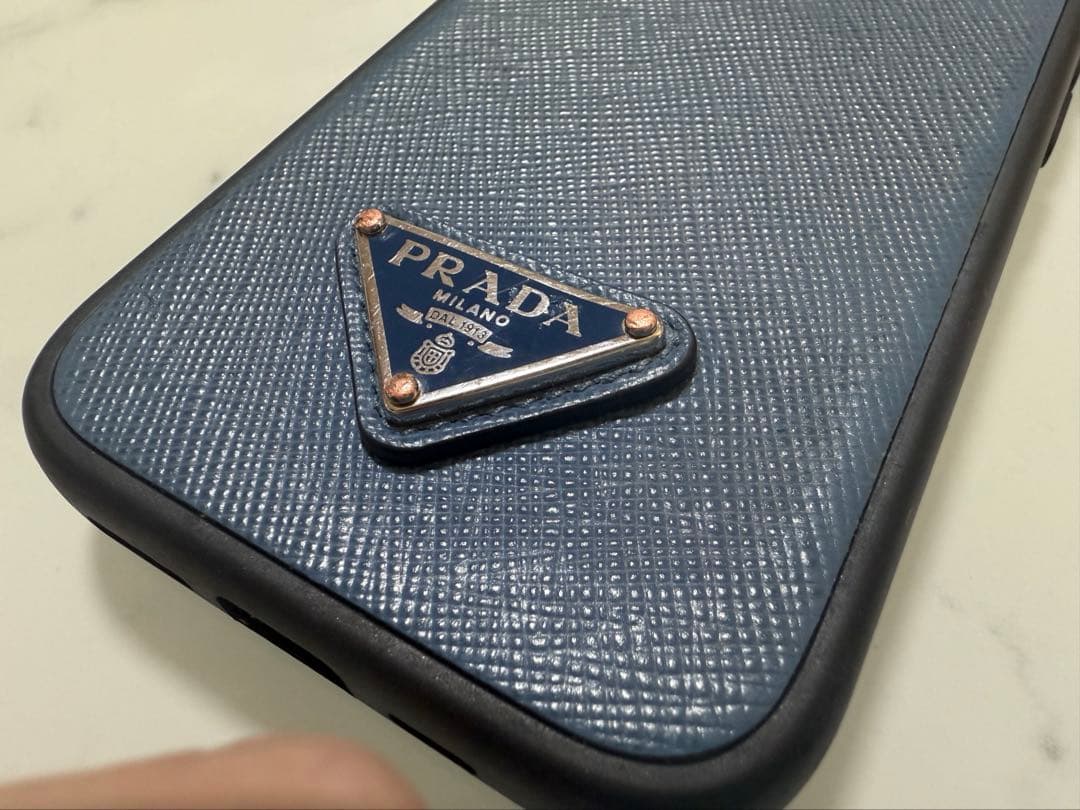 PRADA サフィアーノレザー　iPhone16proケース　箱付き