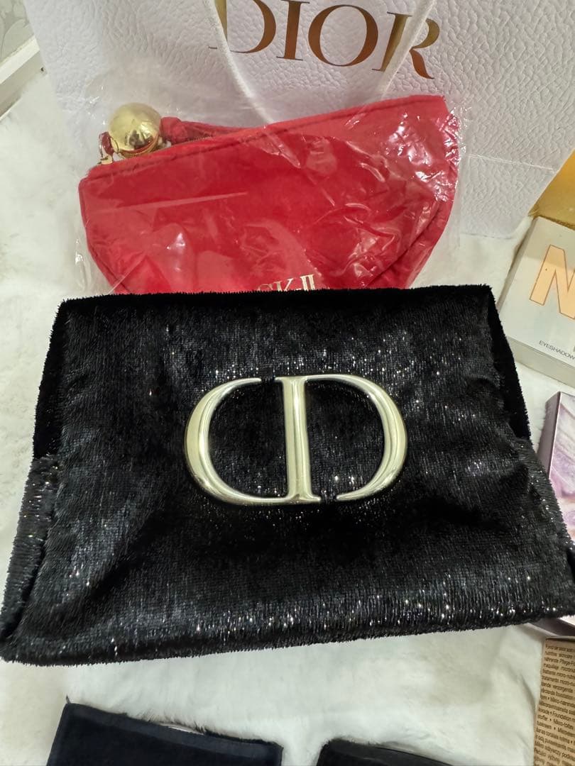 化粧品１２点まとめ売り！ディオール、シャネルその他コスメなど【新品ポーチ付き❣️】