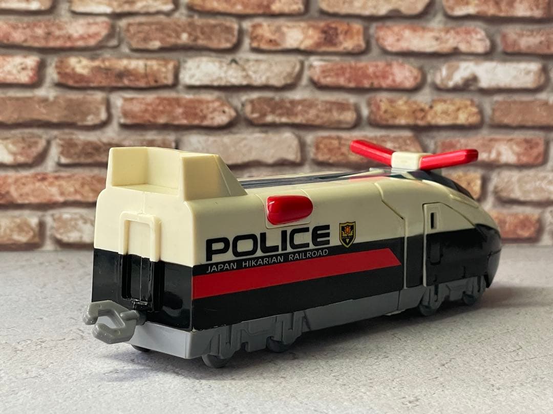 超特急ヒカリアン ポリスウィン トミー