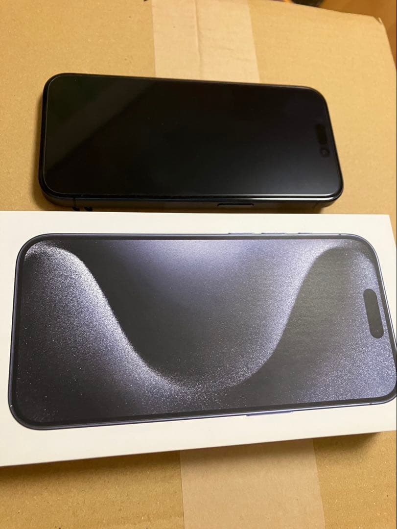 極美品iPhone 15 Pro ブルーチタニウム 本体最終値下げ　年内出品取消