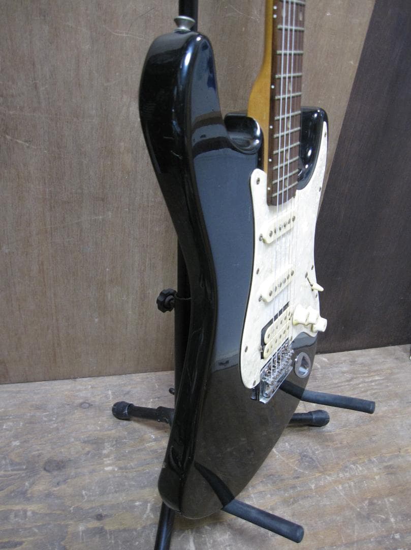 ROCKET DELUXE ストラトキャスタータイプ エレキギター