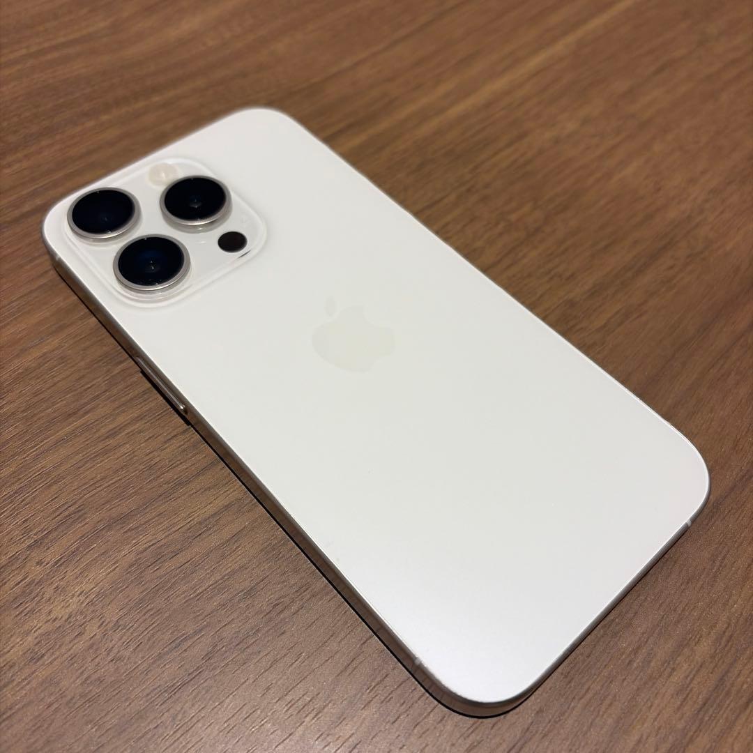 【美品】iPhone 15 Pro ホワイト 128GB
