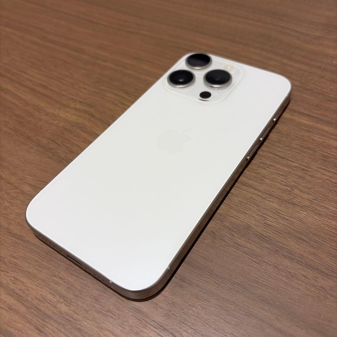 【美品】iPhone 15 Pro ホワイト 128GB