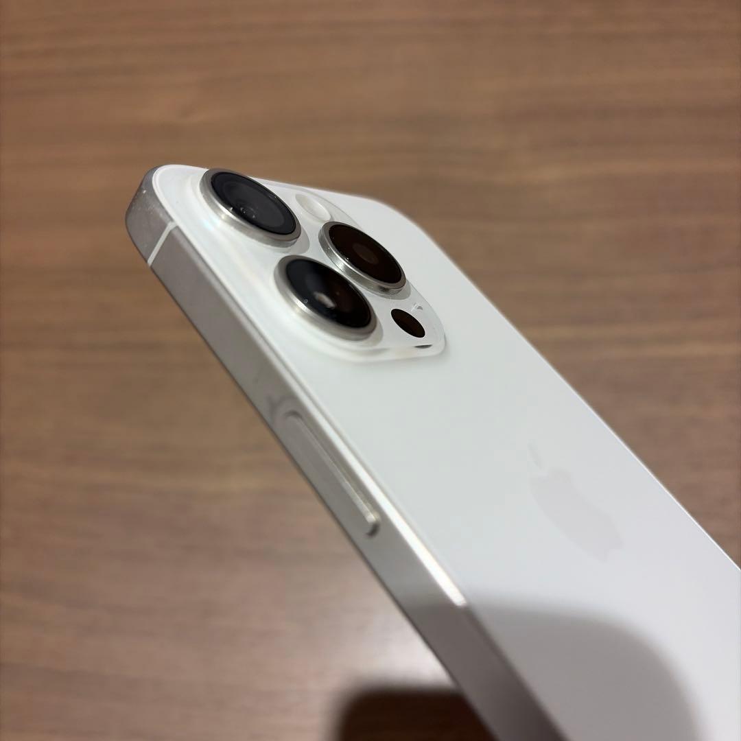 【美品】iPhone 15 Pro ホワイト 128GB