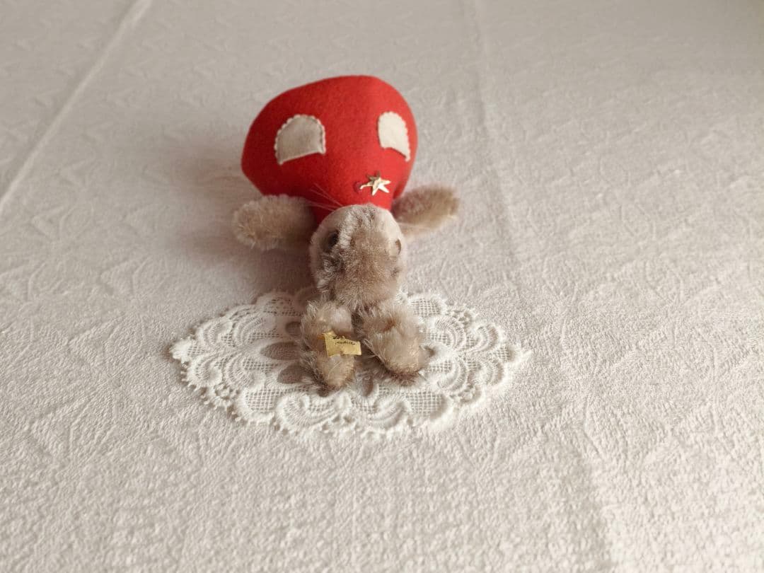 * vintage steiff ❀ * 赤いワンピースの ウサちゃん