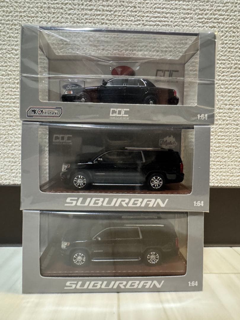 ミニカー GOC 1/64 CVPI & Suburban