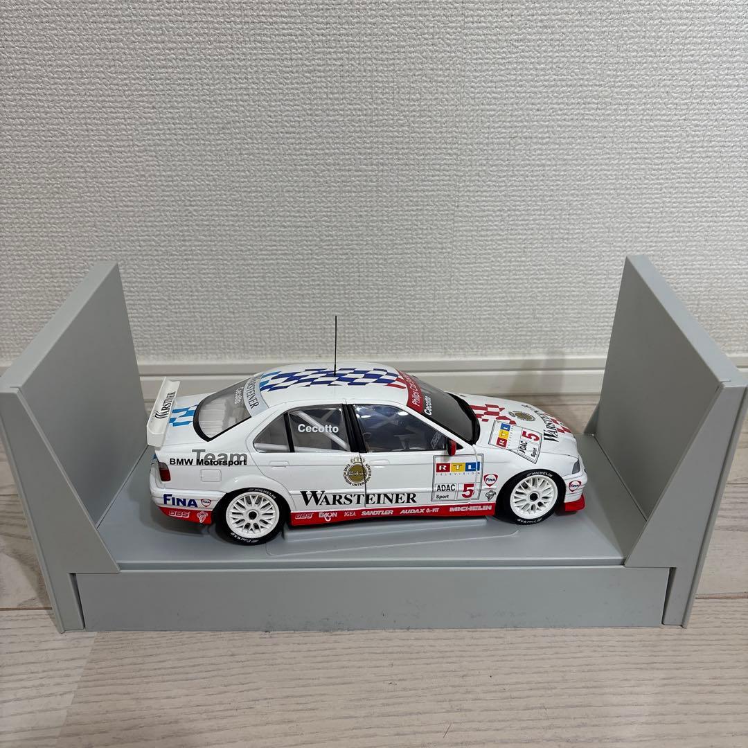 ミニカー BMW 320i STW 1:18 UT models