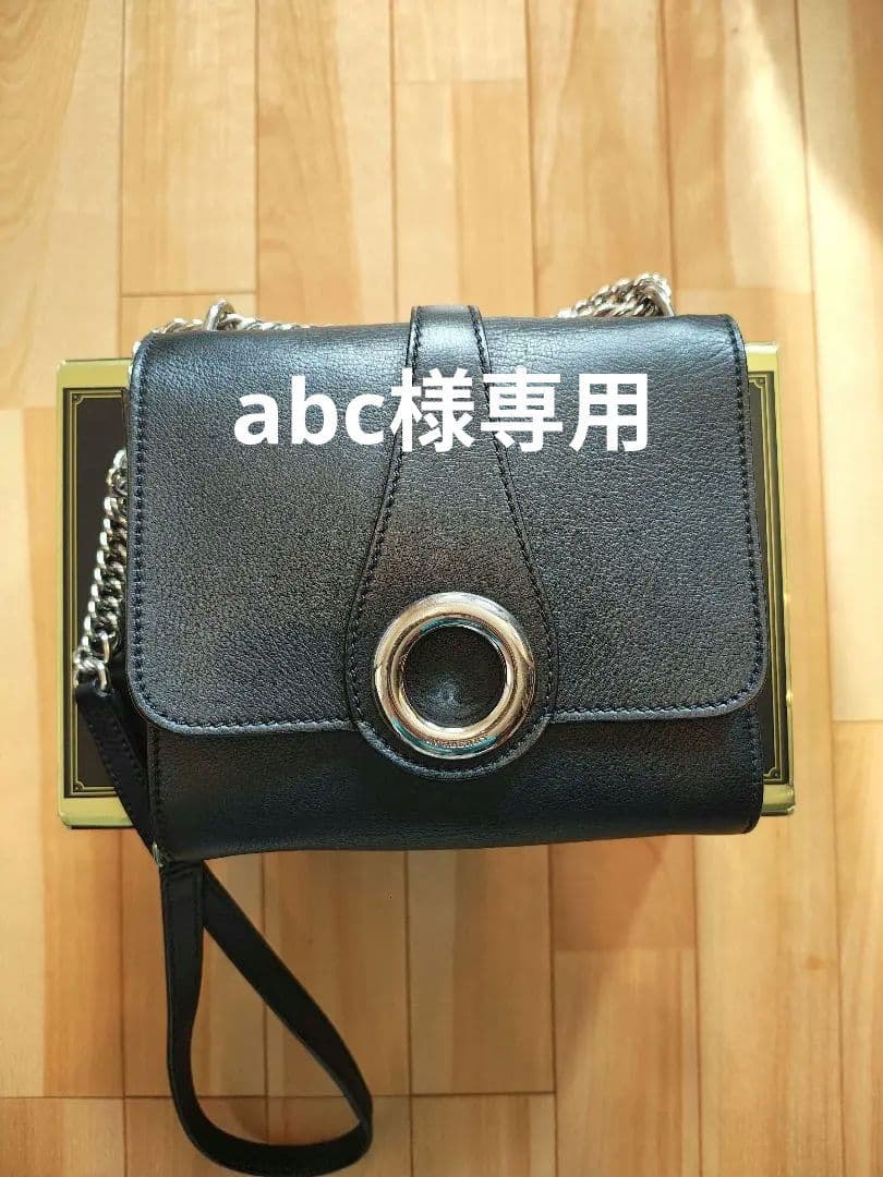 ✨BURBERRY（バーバリー）レザーショルダーバッグ✨