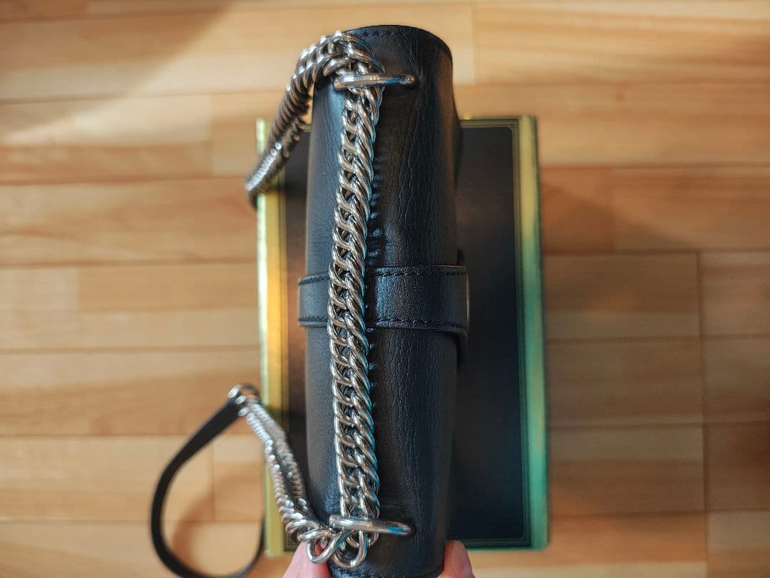 ✨BURBERRY（バーバリー）レザーショルダーバッグ✨