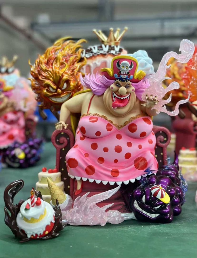 ワンピース シャーロット・リンリンビッグ・マム 四皇 フィギュア 新品