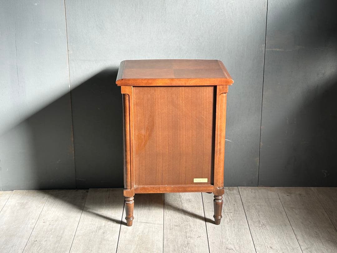 ① フランスベッド　ヨーロピアン　クラシカル　ナイトテーブル　アンティーク　IG