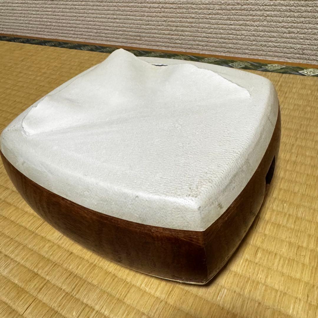 三味線　太棹　紫檀　丸打胴　糸まき　宇柄　天神欠け無し　東さわり有り　リンドウ