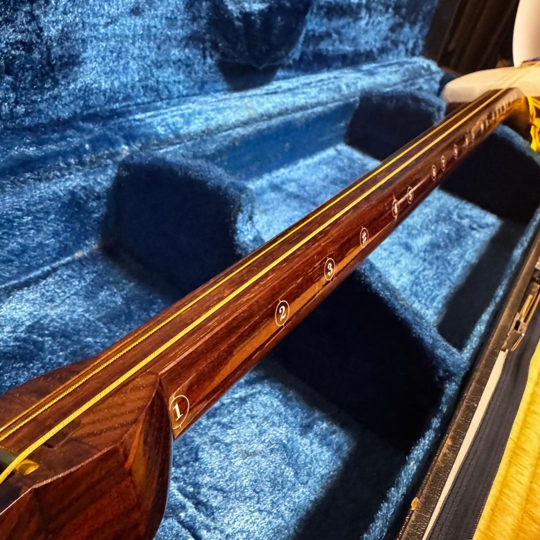 三味線　太棹　紫檀　丸打胴　糸まき　宇柄　天神欠け無し　東さわり有り　リンドウ