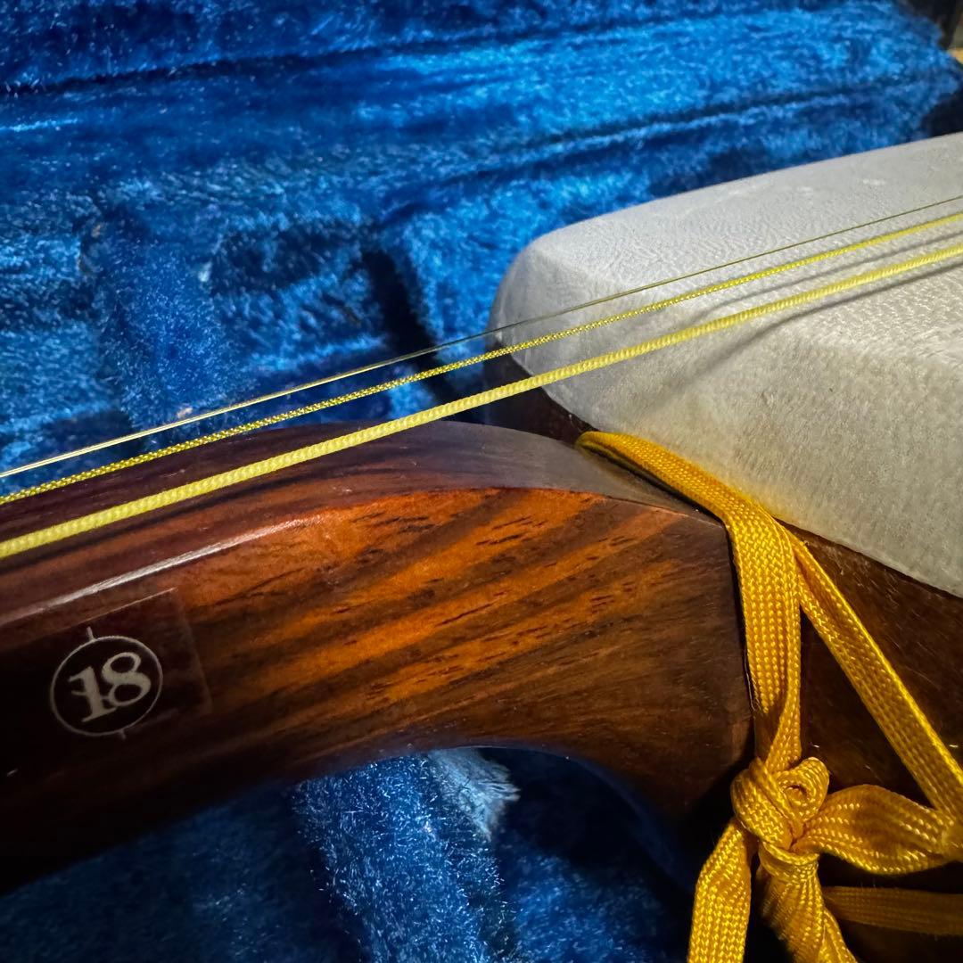 三味線　太棹　紫檀　丸打胴　糸まき　宇柄　天神欠け無し　東さわり有り　リンドウ