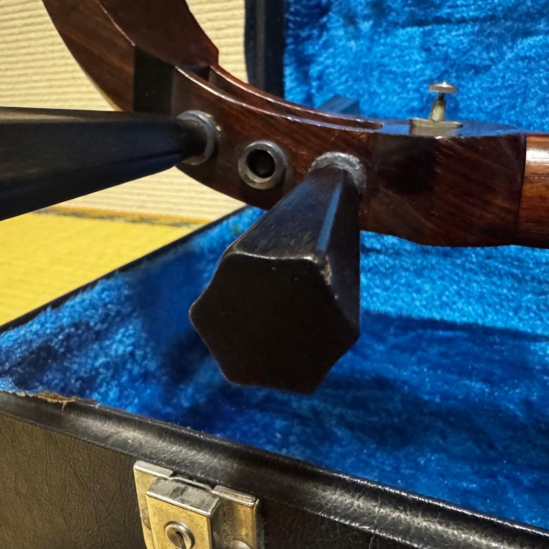 三味線　太棹　紫檀　丸打胴　糸まき　宇柄　天神欠け無し　東さわり有り　リンドウ