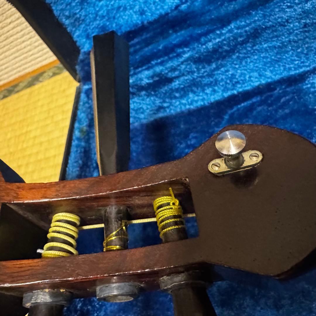 三味線　太棹　紫檀　丸打胴　糸まき　宇柄　天神欠け無し　東さわり有り　リンドウ