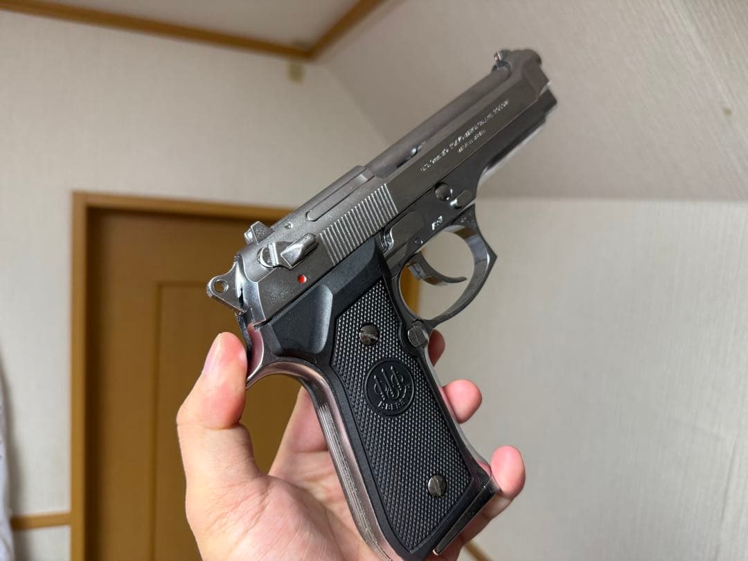 東京マルイ　M92F シルバー　ベレッタ実物グリップ