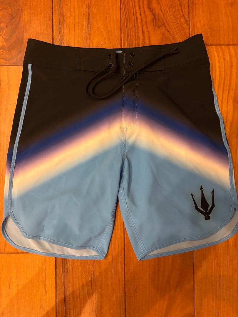 R　FIED サーフパンツ　フィジーク