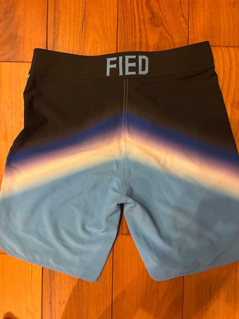 R　FIED サーフパンツ　フィジーク