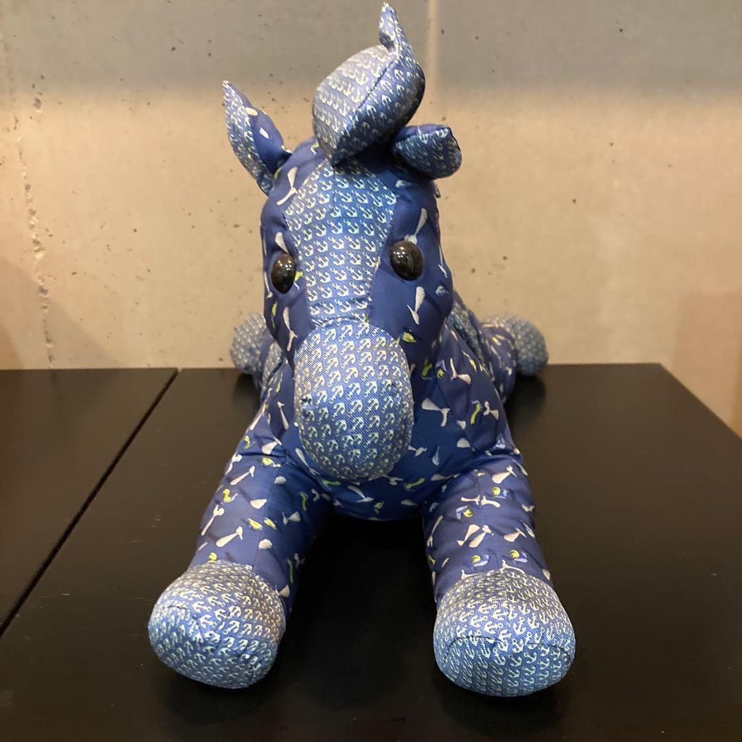 馬の形のぬいぐるみ 青色パターン 中型　（フェラガモ）