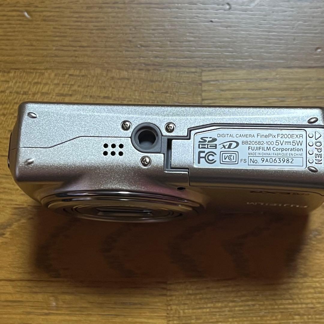 FUJIFILM FINEPIX F200 EXR デジカメ 動作未確認 美品