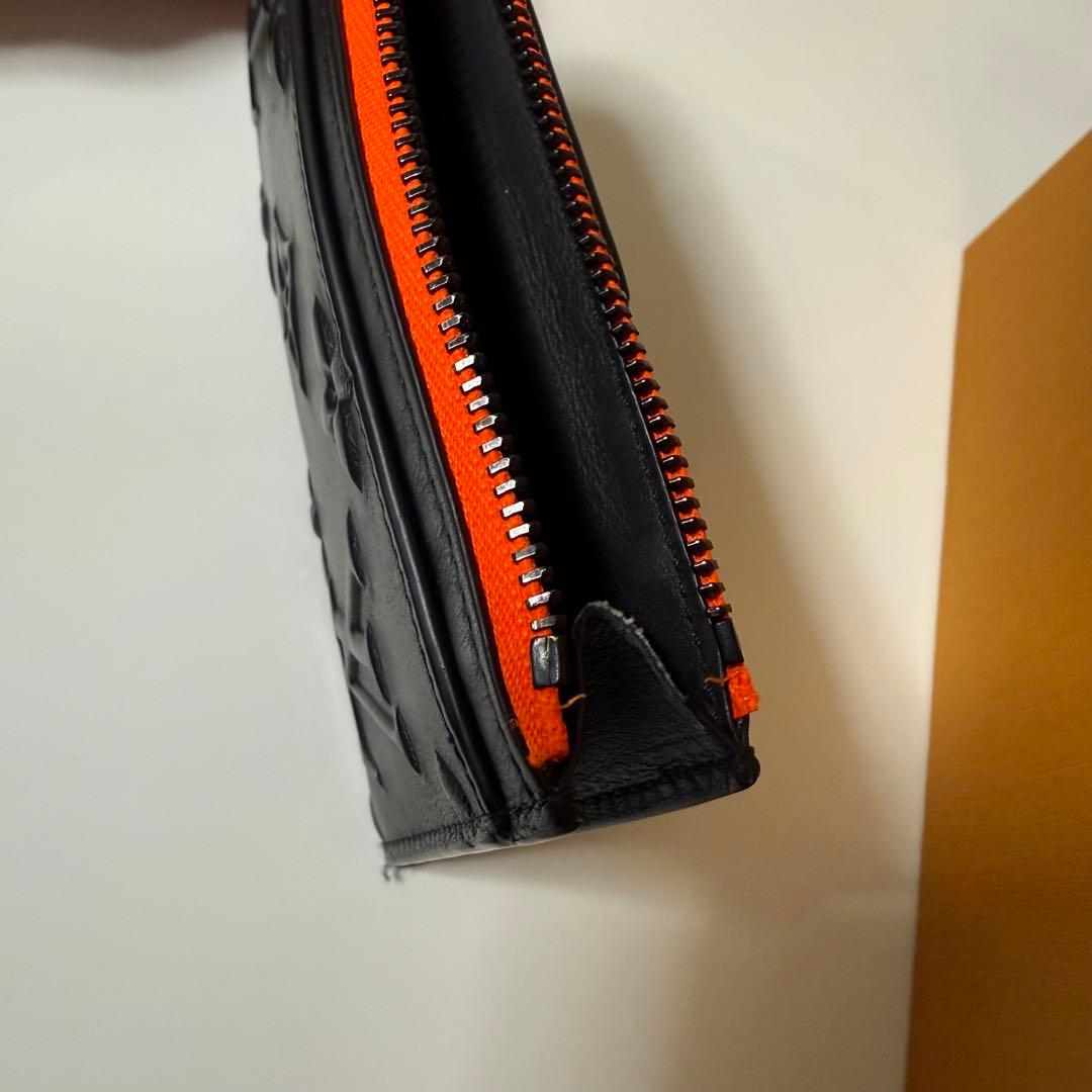 ルイヴィトン フラグメントケース モノグラム エンボス 黒