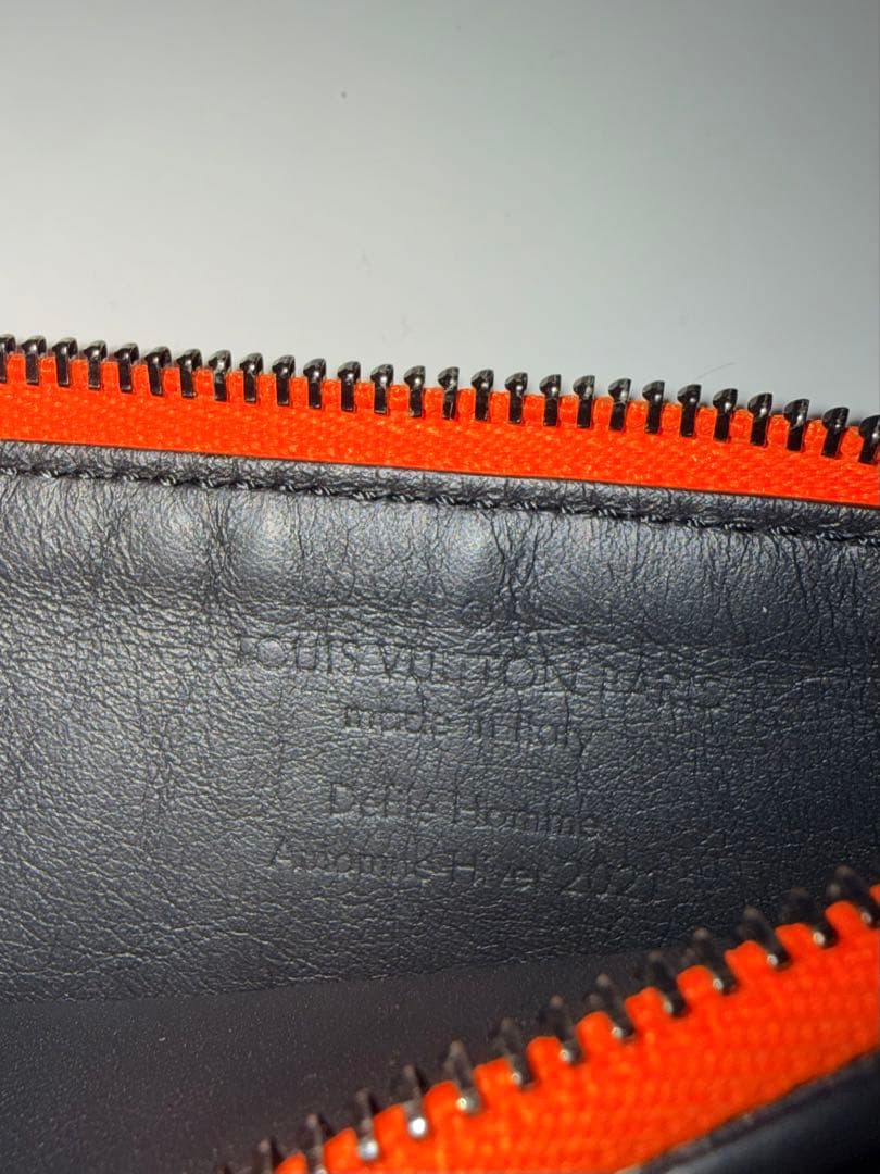 ルイヴィトン フラグメントケース モノグラム エンボス 黒