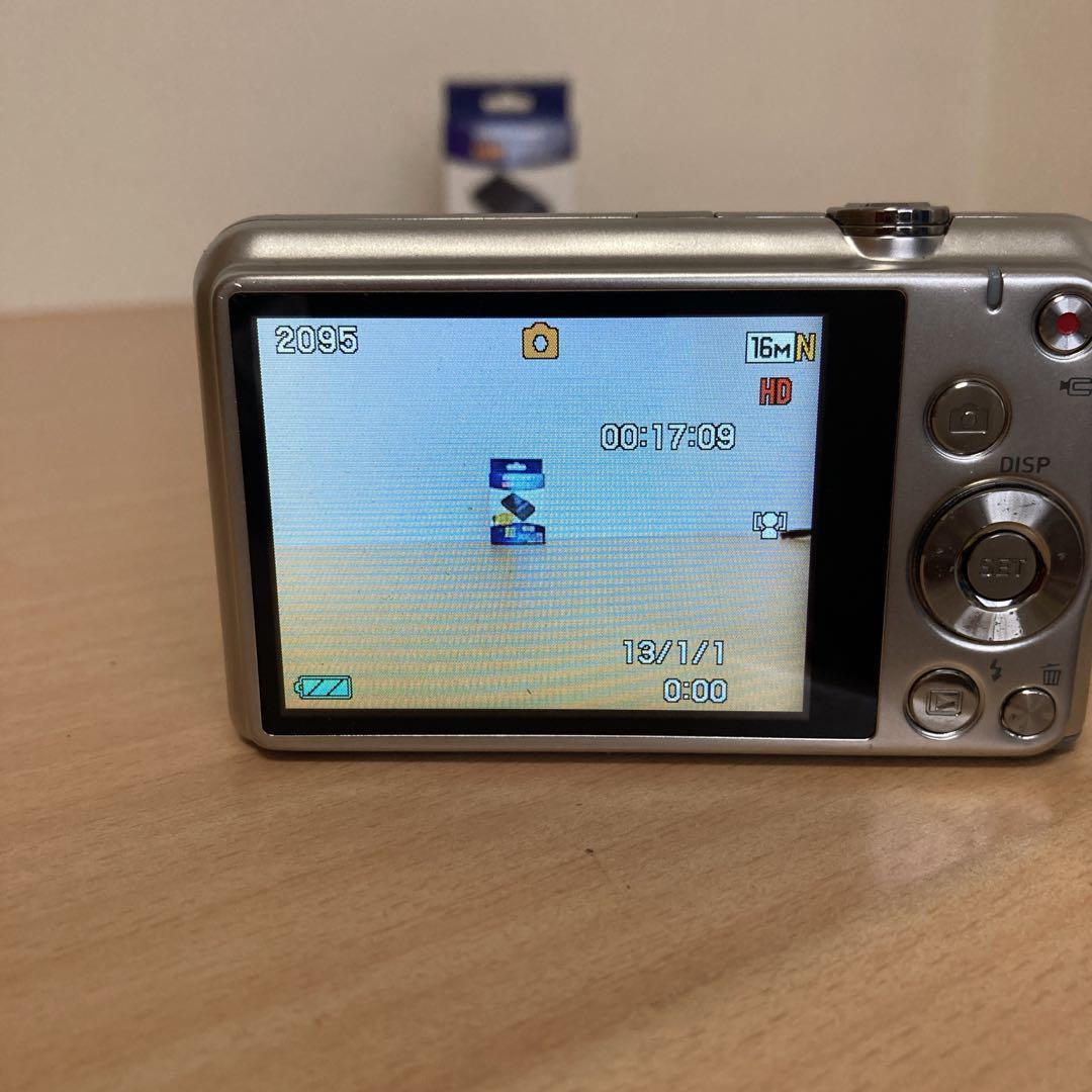 CASIO　デジカメ EXILIM EX-ZS26　シルバー　コンデジ