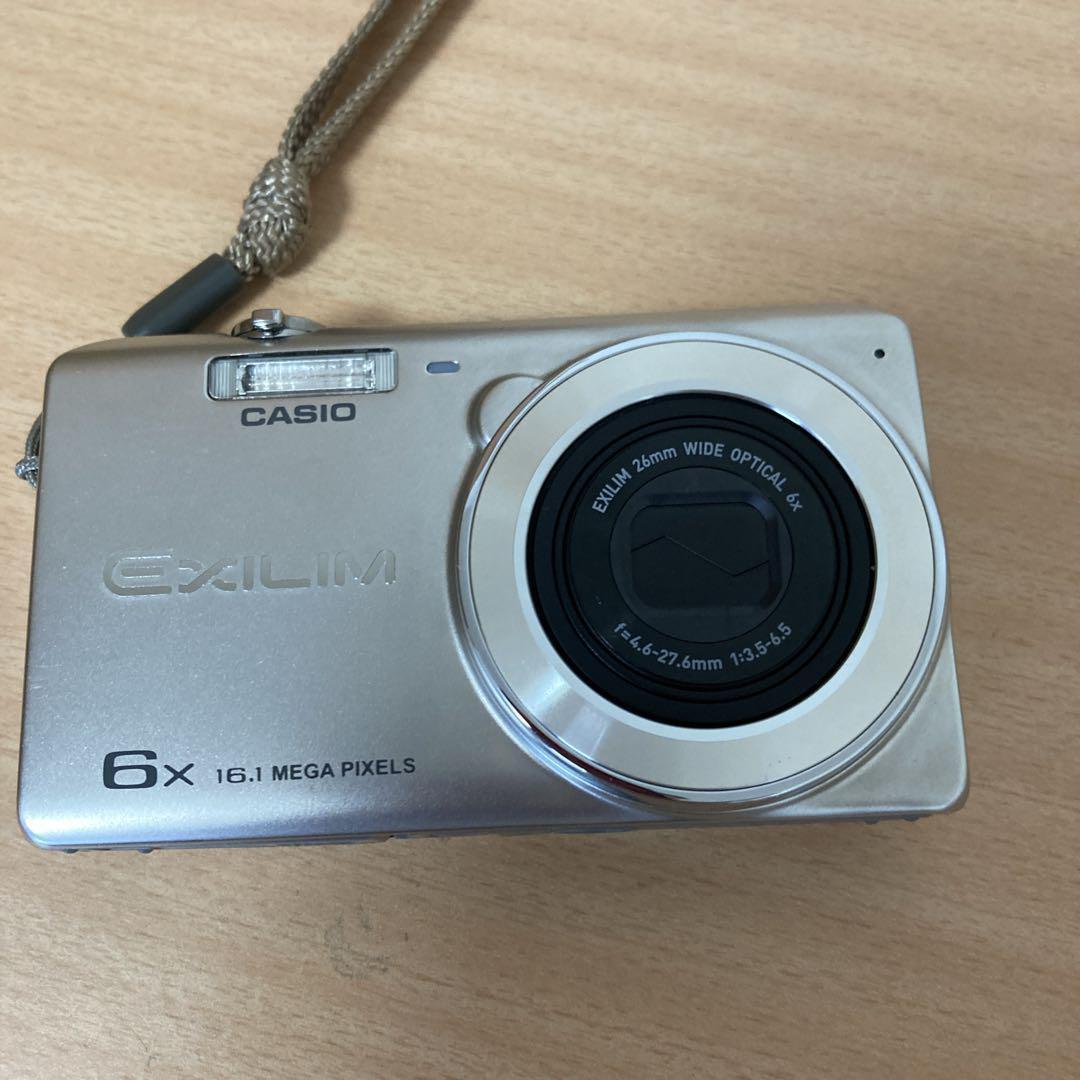 CASIO　デジカメ EXILIM EX-ZS26　シルバー　コンデジ