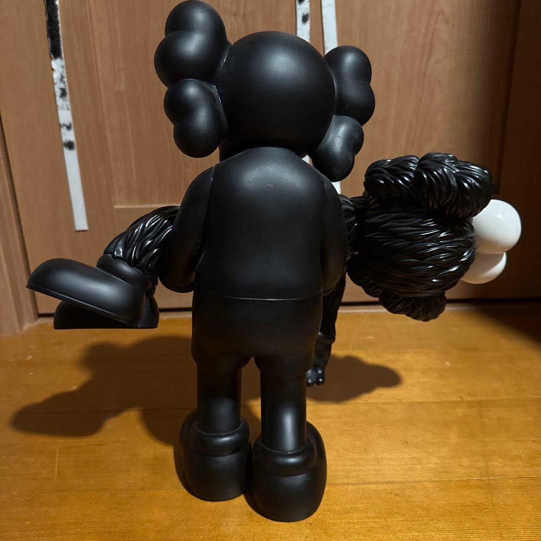 KAWS ブラック