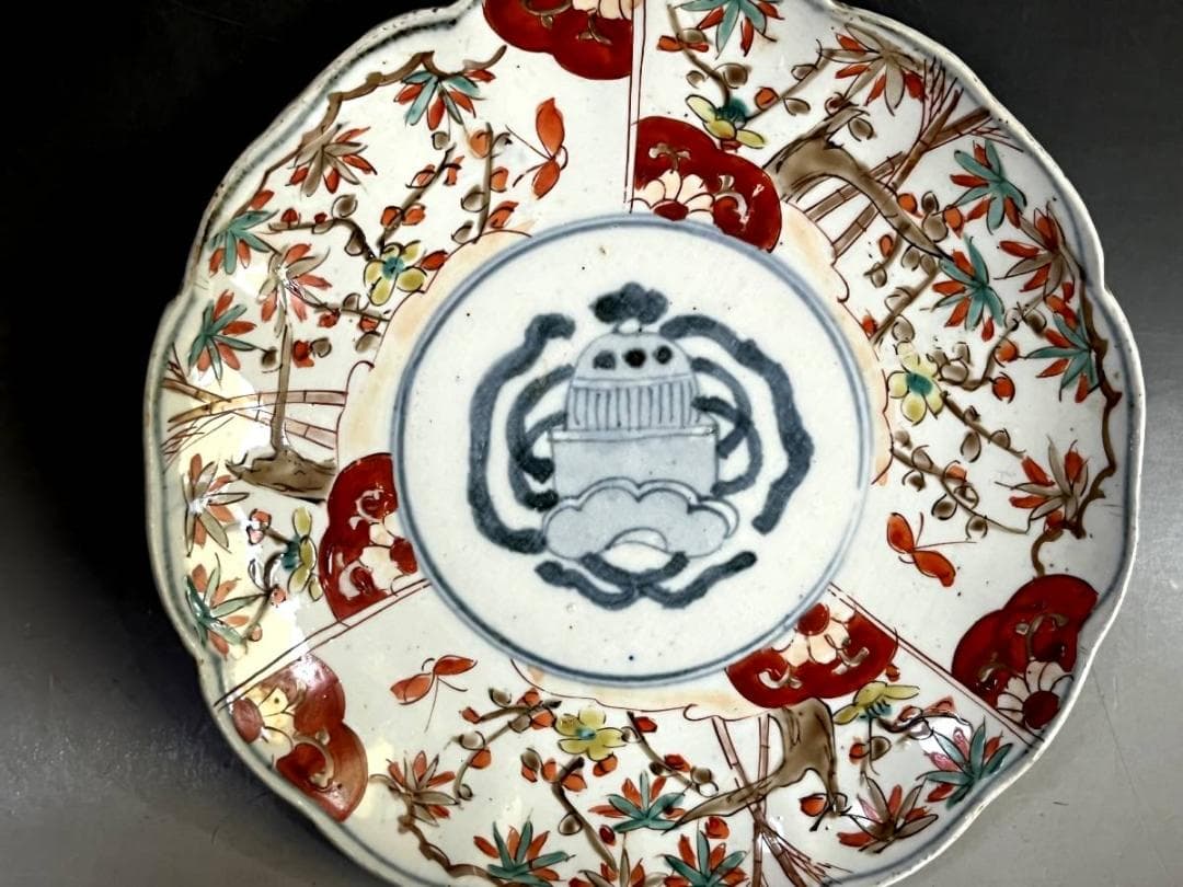 皿■古伊万里赤絵窓絵赤実花蝶唐草文花弁型皿(江戸後期～明治期) 時代物 骨董品■