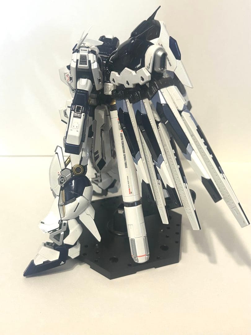 RG Hi-νガンダム 完成品　全塗装