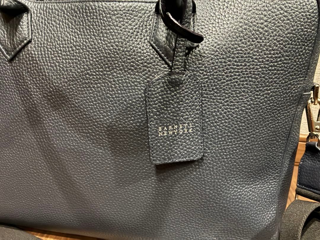 バーニーズ ニューヨーク ネイビー レザービジネスバッグ