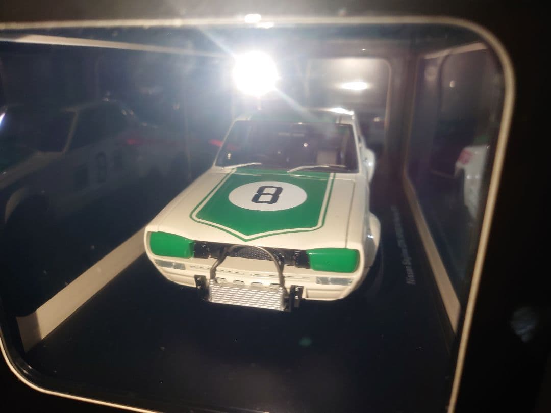 ミニカー 1/18 autoart Nissan 2000 GT-R Kpgc1