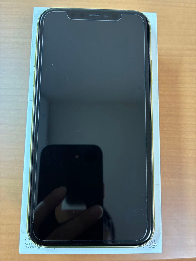 【美品】iPhone 11 64GB バッテリー82％　割れキズ無し、カバー